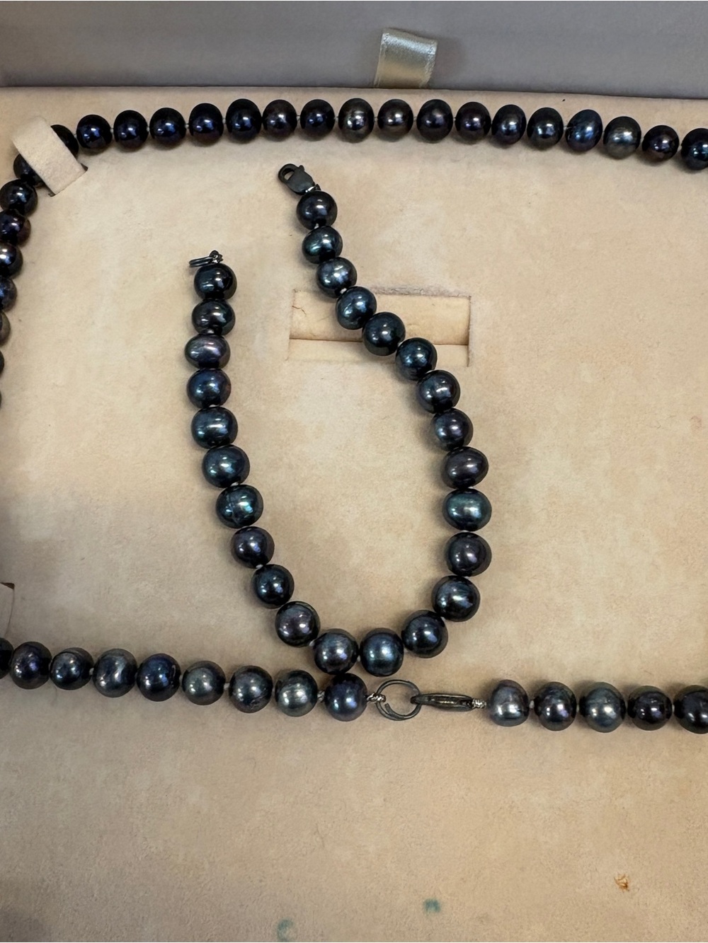 Classic Black Pearl Necklace and Bracelet Set - Lustrous Black Pearls